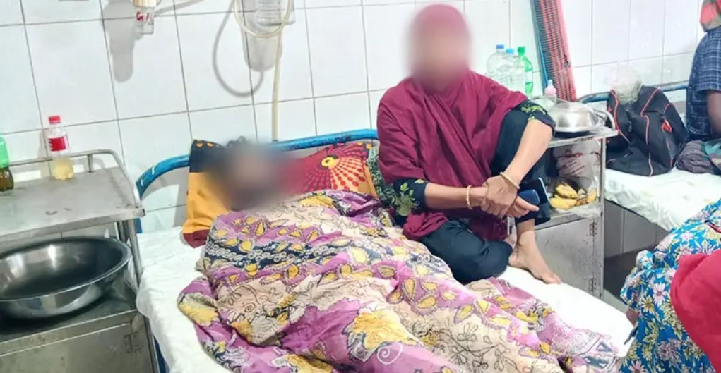 সালিশে কোলাকুলির সময় গোপনাঙ্গ চেপে ধরে হত্যাচেষ্টা